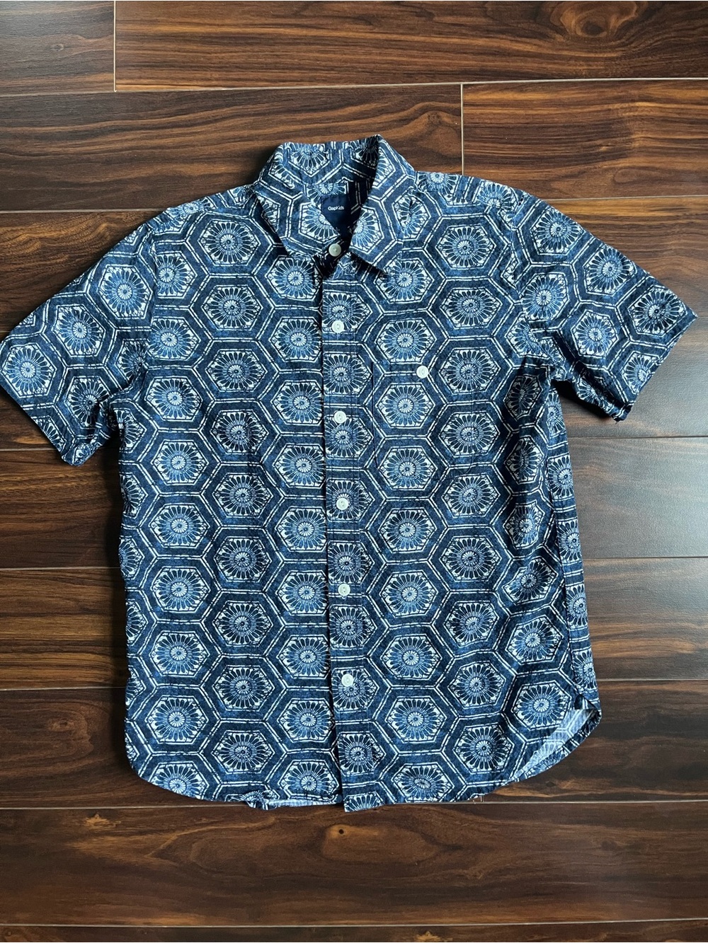 GAP Kids Boy’s Blue Hexagon Print Short-Sleeve Button-Down Shirt, L (10), NWOT